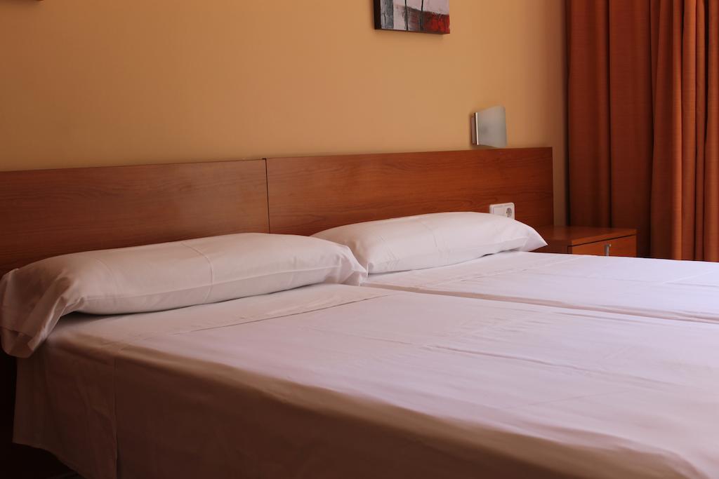 Hostal Cal Siles El Prat de Llobregat Room photo
