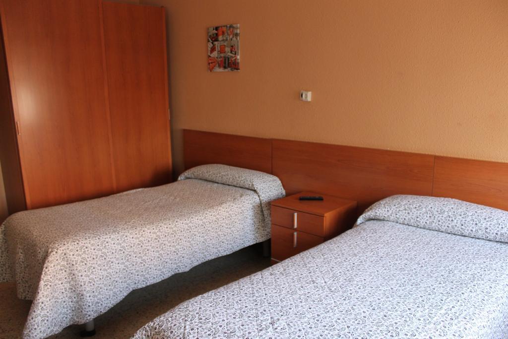 Hostal Cal Siles El Prat de Llobregat Exterior photo