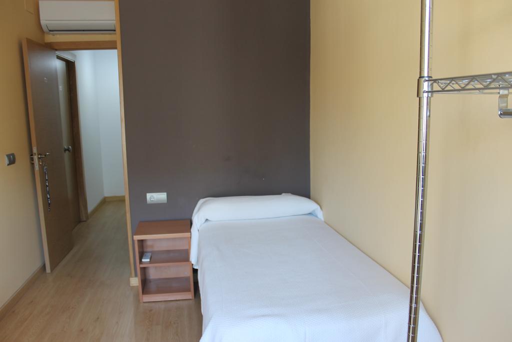 Hostal Cal Siles El Prat de Llobregat Exterior photo